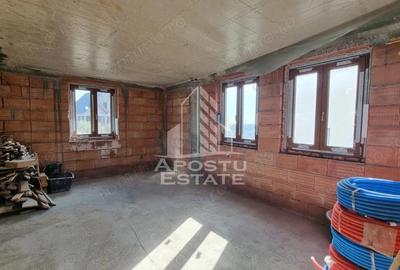 Casă cu 2 camere cu Teren 627 Mp în Giarmata