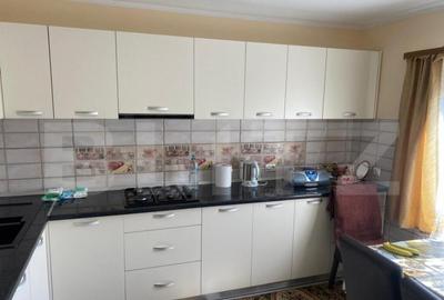 Casă cu 5 camere cu Teren 800 Mp în Central