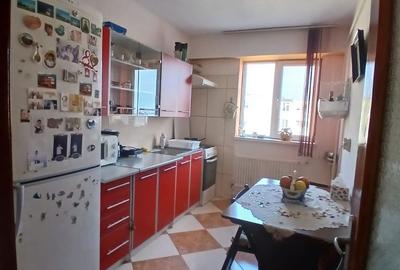 Apartament cu 3 camere decomandat, mobilat în Boema - 1