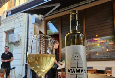 Spațiu comercial, de 150 mp, în Central - 11