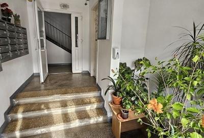 74 mp, 3 camere, 2 băi, 2 balcoane – 8 min până la metrou - comision 0 - 13