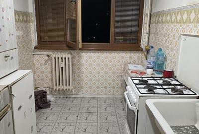 Apartament cu 2 camere semidecomandat în Baba Novac