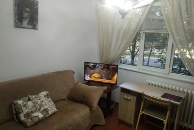 Matei Ambrozie, 3 camere - 2