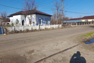 Casă cu 6 camere cu Teren 1300 Mp în Spătărei - 9