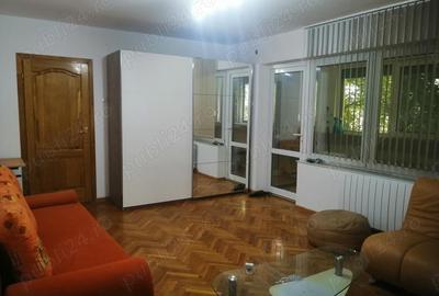 Apartament cu 4 camere decomandat în Centru Civic - 9