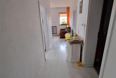 Casă cu 5 camere cu Teren 380 Mp în Nufărul - 12