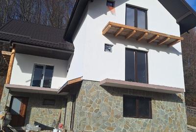 Casă cu 4 camere în Valea Doftanei