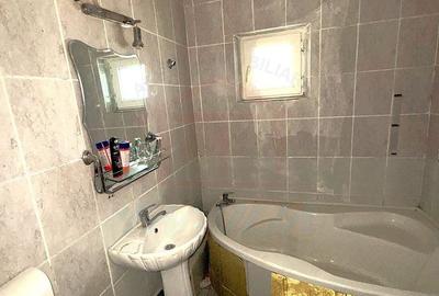 Apartament cu 3 camere decomandat în Micro 16 - 8