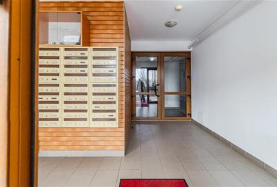 Apartament cu 3 camere decomandat, mobilat în Tractorul - 37