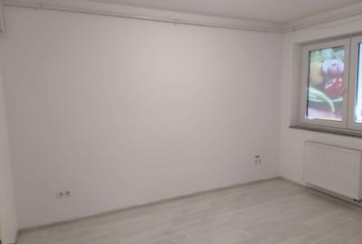 Spatiu comercial de vanzare zona Tractorul bloc nou - 5