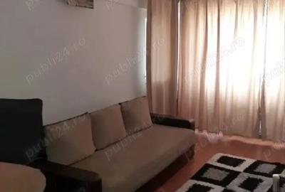 Vand apartament cu 3 camere, decomandat,cartier 1 Mai - 4