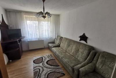 Inchiriez apartament cu 3 camere Inchiriez apartament cu 3 camere - 2