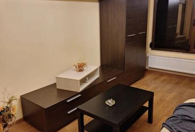 IANCA-De vanzare apartament cu 3 camere, foarte spa?ios, 80 mp, etaj 1 - 6