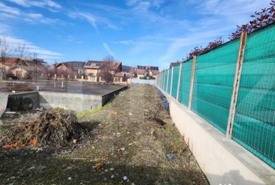 Teren de 1400 mp, în Central - 4