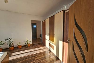 Apartament cu 2 camere semidecomandat în Zamfirescu