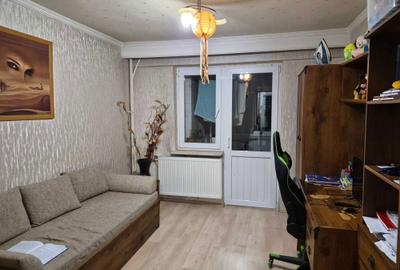 Apartament cu 3 camere decomandat în Central - 3