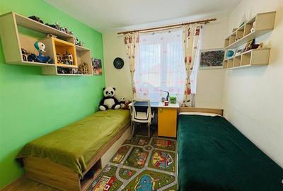Apartament cu 3 camere semidecomandat, mobilat în Hipodrom 1 - 13