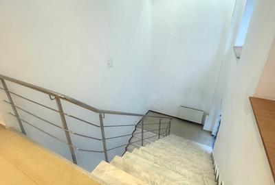 Spațiu comercial, de 217 mp, în P-ța Victoriei - 7