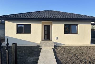 Casă cu 4 camere în Central - 1