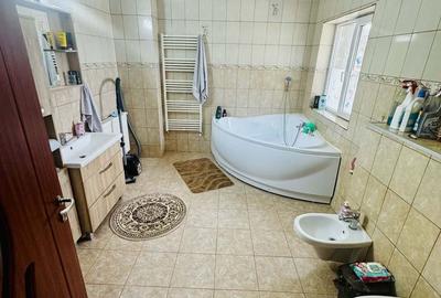 Casă cu 5 camere cu Teren 1140 Mp în Central - 7