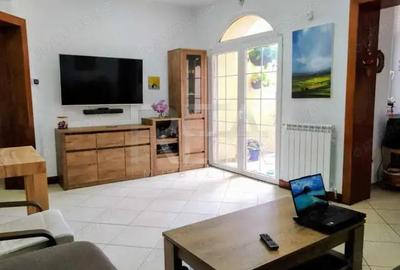 3 camere curte proprie parcare ?i pivni?a Grozave?ti