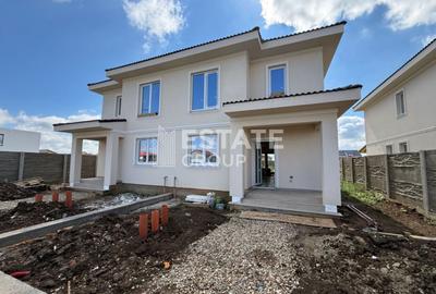 Duplex cu 4 camere cu Canalizare în Moșnița Nouă - 1