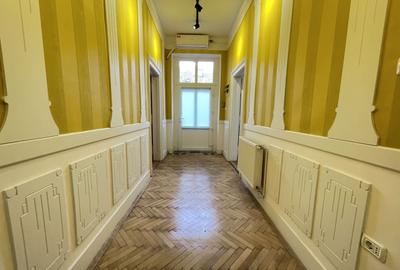 Apartament cu 4 camere decomandat, mobilat în Sinaia