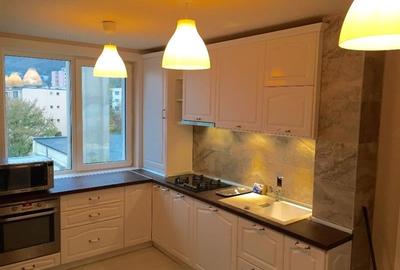 Apartament cu 3 camere semidecomandat, mobilat în Grigorescu