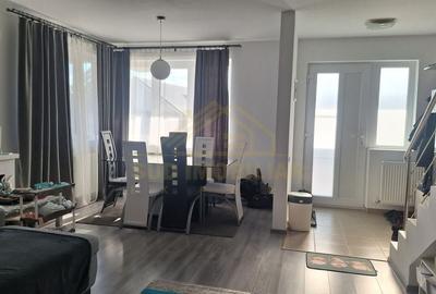 Duplex cu 5 camere cu Canalizare în Central - 1