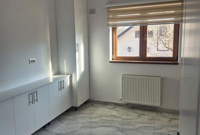 Spațiu comercial, de 70 mp, în Poiana - 4