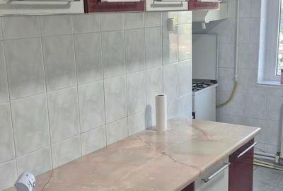 Apartament cu 2 camere decomandat în Buzaului