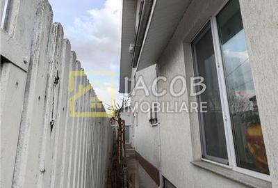 Casă individuală cu 6 camere cu Canalizare în 9 Mai - 15