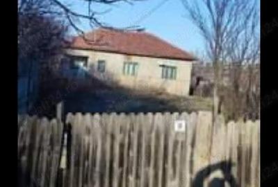 Casă cu Teren 3200 Mp în Poșta - 1