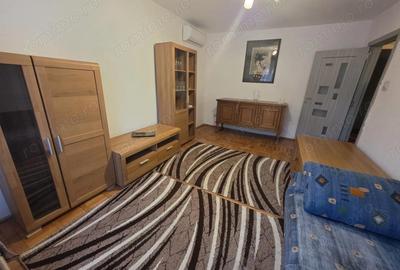 Apartament cu 4 camere decomandat în Soarelui - 2