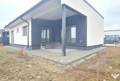 Casă cu 4 camere cu Canalizare în Tărlungeni - 3