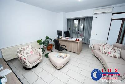 Apartament cu 3 camere semidecomandat în C5 - 12