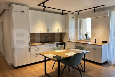 Apartament cu 4 camere semidecomandat, mobilat în Iris
