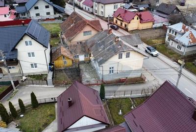 Casă cu 4 camere cu Teren 250 Mp în Central - 5