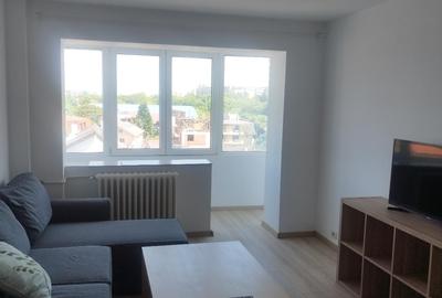 Apartament cu 3 camere decomandat în Tei