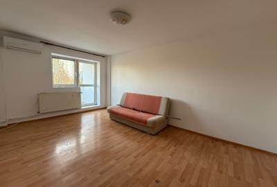 Apartament 3 camere • Decomandat • Etaj 3/8 • Calea Văcăresti - 1