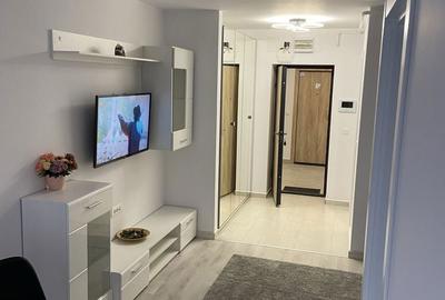 Garsonieră în Titan - 2