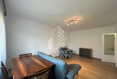 Apartament cu 3 camere, 2 bai, 2 balcoane, garaj sub bloc...