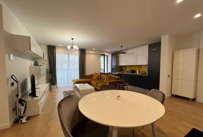 Apartament cu 3 camere semidecomandat, mobilat în Aviației