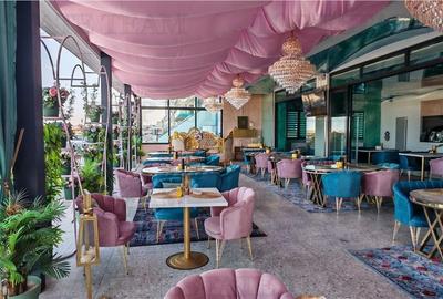 RESTAURANT CU TERASA 300MP, COMPLET MOBILAT/UTILAT, CHIRIAS EXISTENT, IN PRIMA L - 3