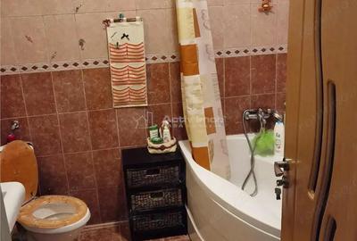 Apartament cu 3 camere semidecomandat în UTA