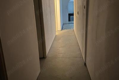 Spațiu comercial, de 308 mp, în Central - 8