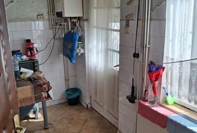 Casă cu 2 camere decomandat cu Teren 185 Mp în Giulești - 4