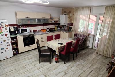 Casă individuală cu 6 camere cu Canalizare în Luna de Sus - 9