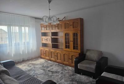 Apartament cu 2 camere decomandat, mobilat în Central