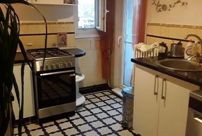 Apt si bloc renovate,deosebit, centrala proprie,Foisor-Iancului,,3 balcoane - 10